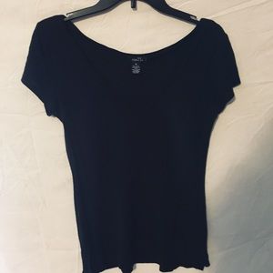 pain black v-neck tee